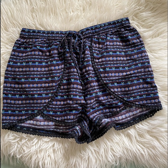 Hollister Pants - Hollister Flowy Shorts